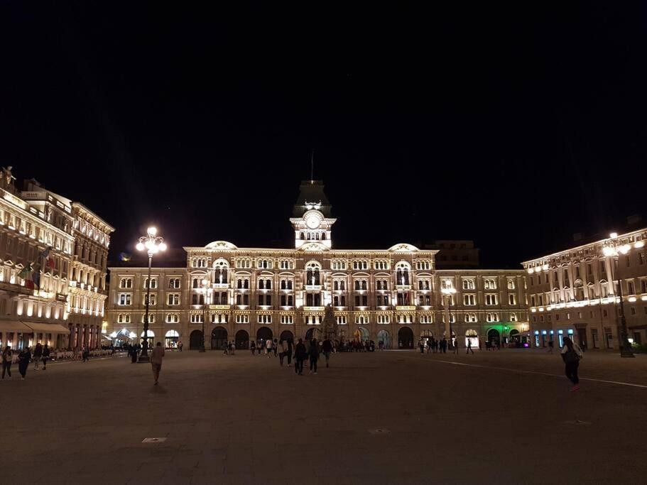 Ferienwohnung Still Und Stilvoll Im Stadtzentrum Triest Exterior foto